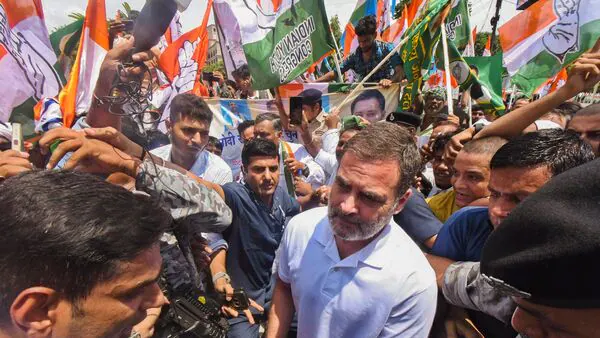 Rahul Gandhi, Tejashwi Yadav Lead INDIA Bloc Protest Against Controversial Voter List Changes in Election-Bound Bihar