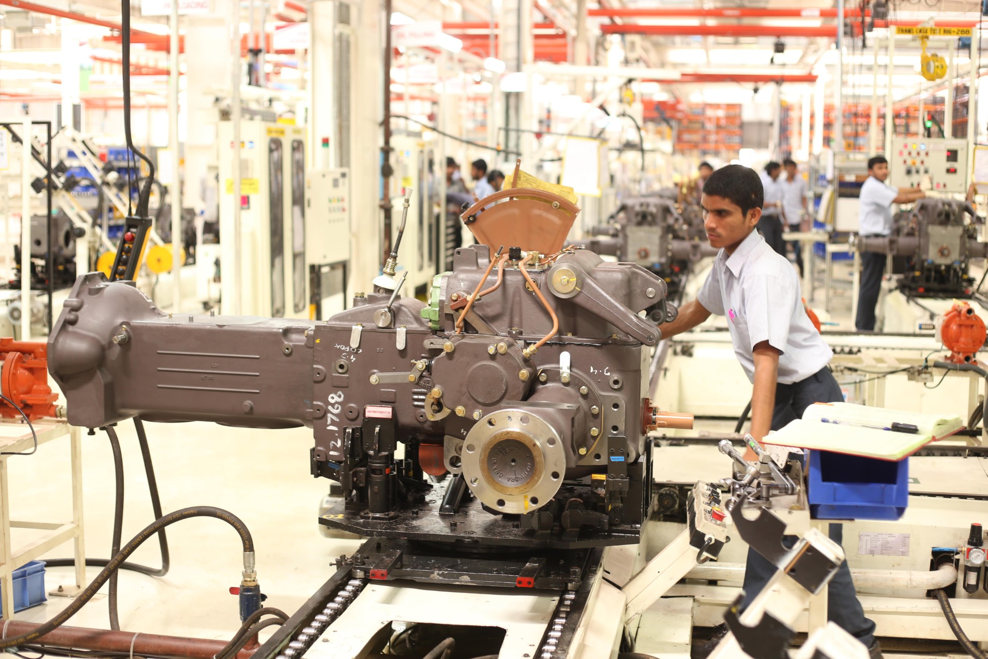PM Modi Inaugurates Mahindra Tractors Skill Development Centre in Gadchiroli