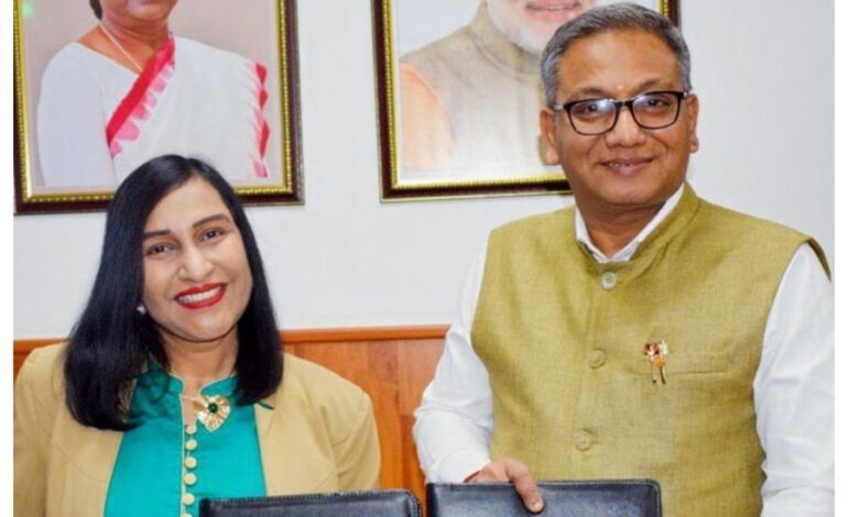 Department of Posts, BSE sign MoU to expand mutual fund access through India Post network