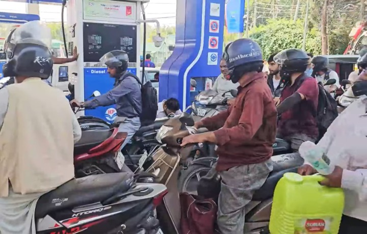 No Fuel Shortage, Panic Buying Triggers 3x Sales Surge: Telangana Petroleum Dealers Association