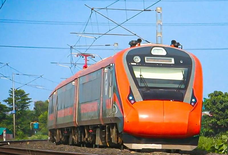 Mumbai–Ahmedabad Vande Bharat upgraded to 20 coaches permanently amid surging demand
