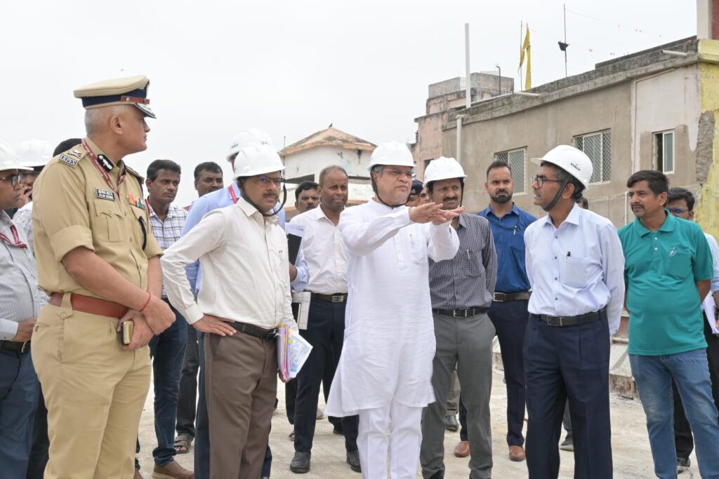 Union Minister Ashwini Vaishnaw interacts with Railway officials during a visit to Bhubaneswar on Sunday.